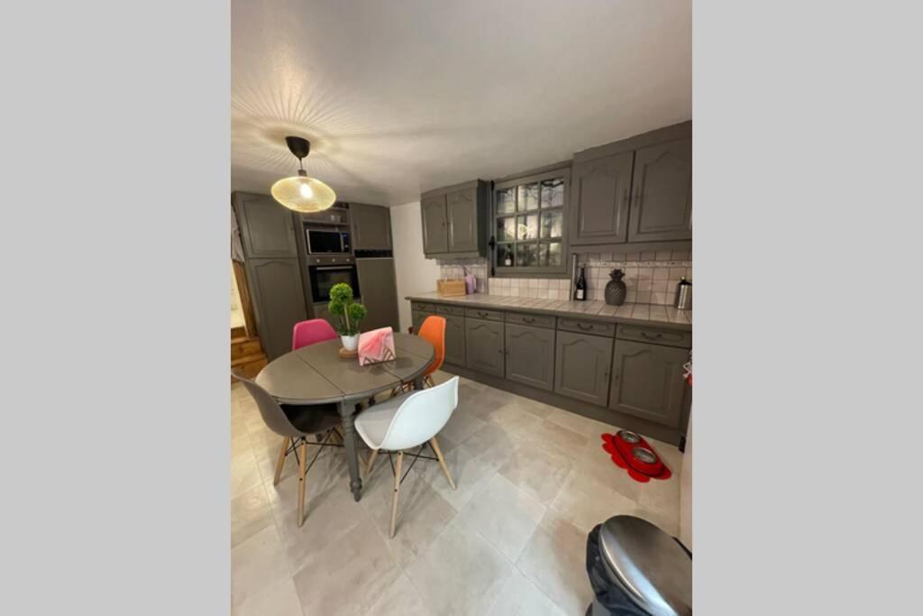 Appartement  La vie est belle  au cœur de Sézanne Exterior foto
