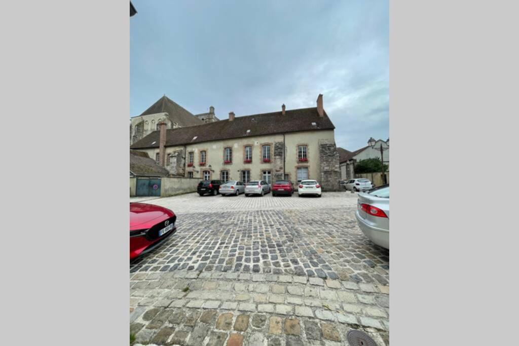 Appartement  La vie est belle  au cœur de Sézanne Exterior foto