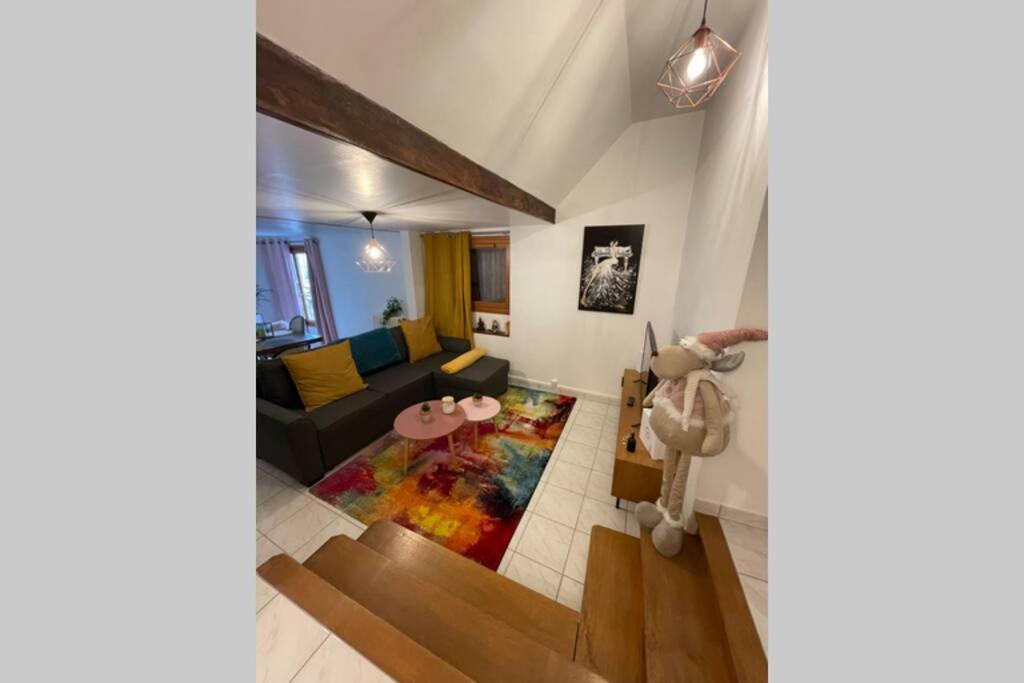 Appartement  La vie est belle  au cœur de Sézanne Exterior foto